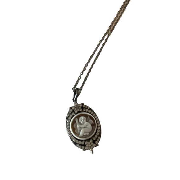 Rarities "Little Angel" Carved Sardonyx Shell Cameo Pendant with 16"- 18" Chain - Picture 8 of 8